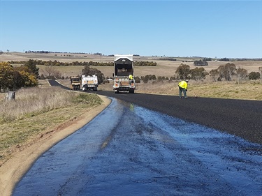 Bitumen sealed Old Gostwyck Road for sealing